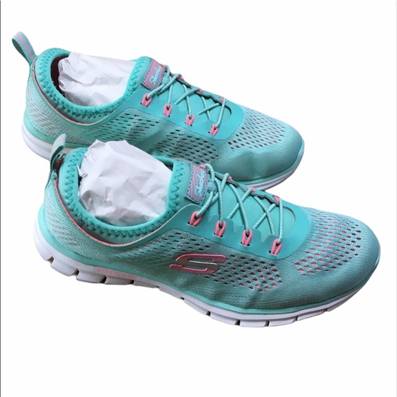 sketchers memory foam sneakers